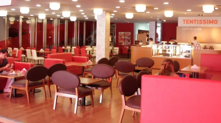 Tentissimo inauguró en el Museo de River su primer local a la calle