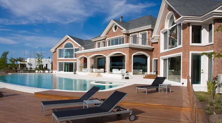 El complejo de viviendas premium Miradores de la Bahí­a avanza en Nordelta