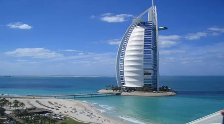 A sólo un mes de su inauguración, cierran la torre más alta del mundo
