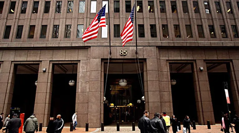 Goldman Sachs rebaja su recomendación sobre tres bancos italianos y dos griegos