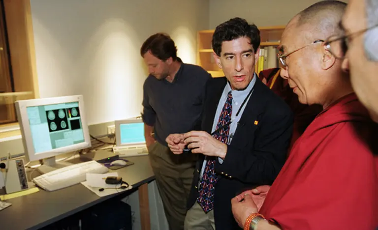 Insólito: ahora hasta el Dalai Lama tiene twitter