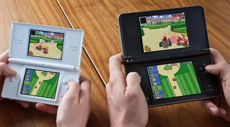 Para competir con iPad, la consola DSi de Nintendo duplica su tamaño