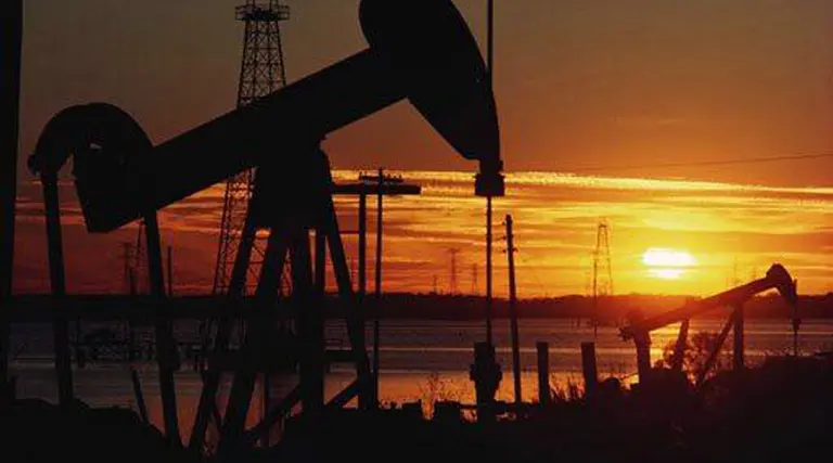 La OPEP corrige al alza su cálculo sobre la demanda de crudo en 2010