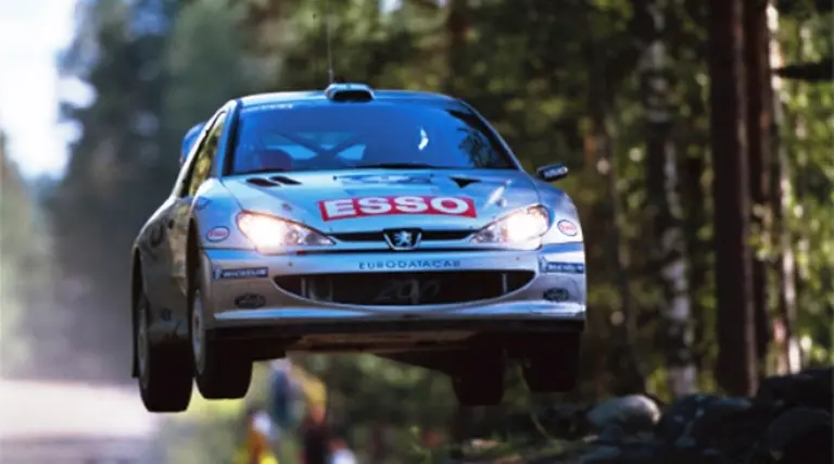 Peugeot regresa a la pista y anuncia más de 14 lanzamientos hasta 2012