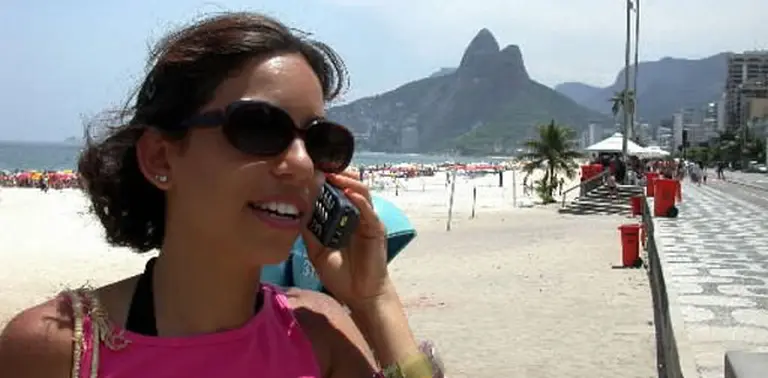 Un gigante brasileño de las "telcos" se prepara para desembarcar en la Argentina