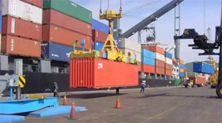 La OMC anticipó que el comercio internacional se recuperará casi 10% este año