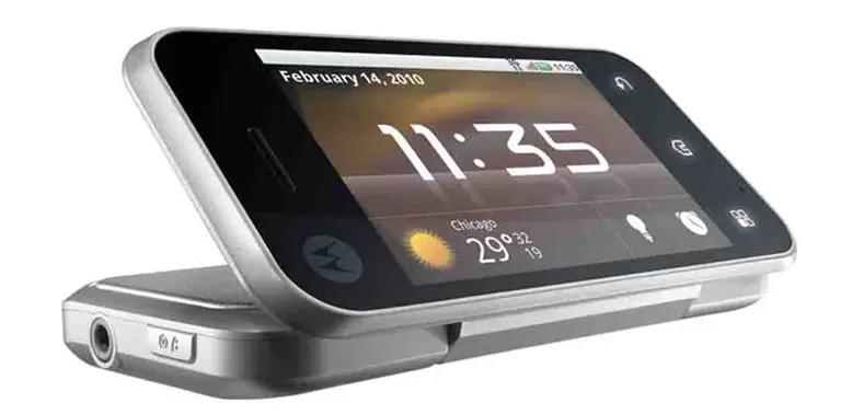 Personal y Motorola lanzan el primer celular con el sistema Motoblur