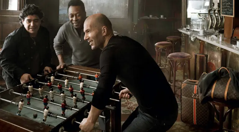 Maradona, Pelé y Zidane jugaron metegol para una campaña de Louis Vuitton