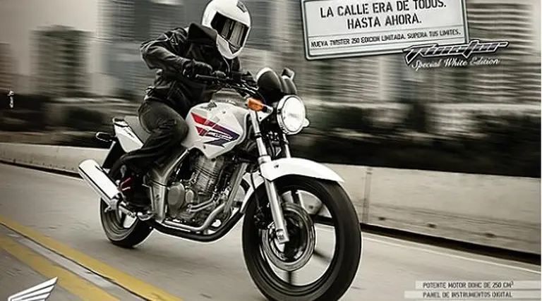 Honda estrena el nuevo comercial para la CBX 250 edición limitada