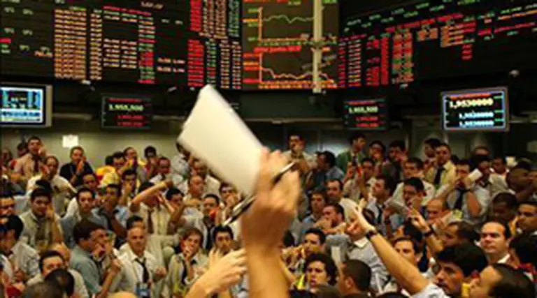 Con los anuncios se derrumbó la prima de riesgo de España y Italia