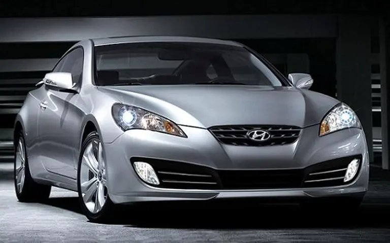 Hyundai amplí­a la oferta de la coupé Genesis con una versión más potente