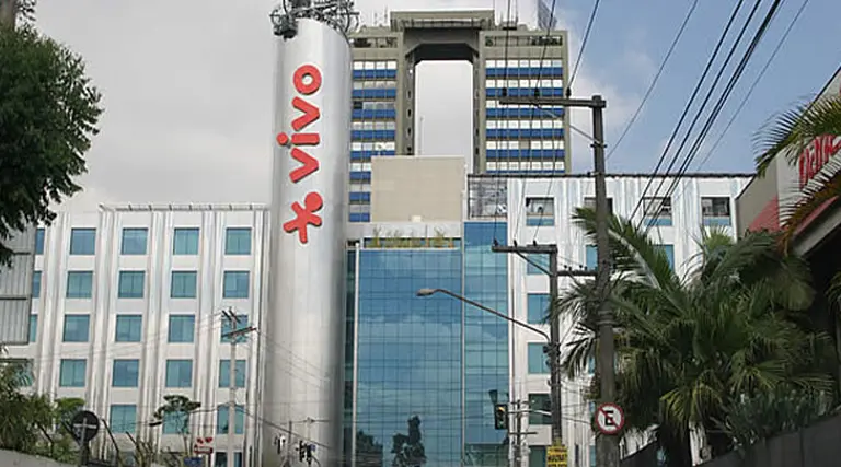 Telefónica confí­a en éxito de su oferta por Vivo