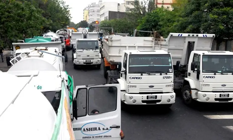 Camioneros acatarán pauta oficial y pedirán aumento cercano al 20%