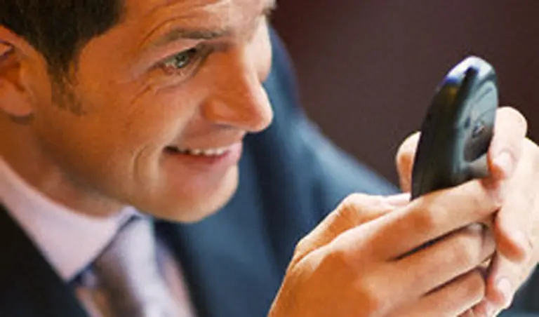 Clientes de Claro reciben en el móvil publicidad de marcas preferidas