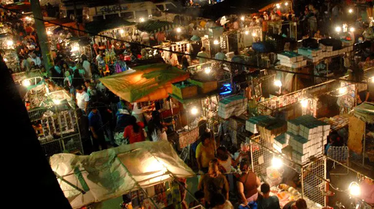 Un puesto en la feria de "La Salada" ya cotiza a 100.000 dólares