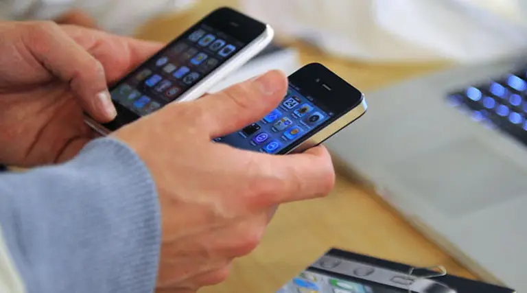 Con el nuevo iPhone Apple busca seducir a profesionales para enfrentar a Google