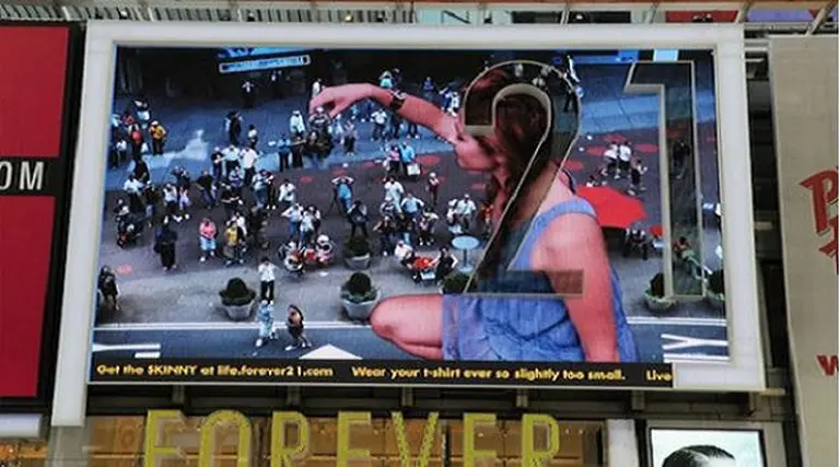 Una pantalla interactiva gigante es la nueva sensación de Nueva York