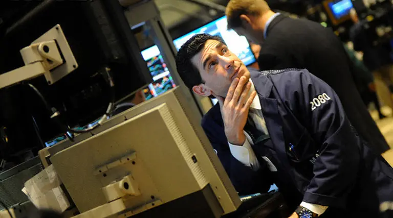 Con sólo $5,5 M operados en acciones, la bolsa tocó el piso más bajo desde febrero de 2009