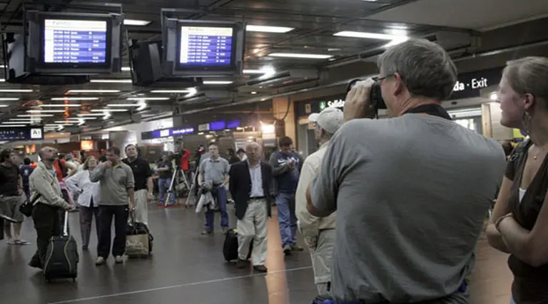 Aeronáuticos amenazan con paro por tiempo indeterminado en Aeroparque