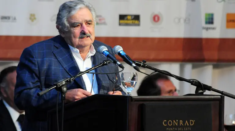 José Mujica se "copia" de la Argentina y prepara una ley de medios con impacto local