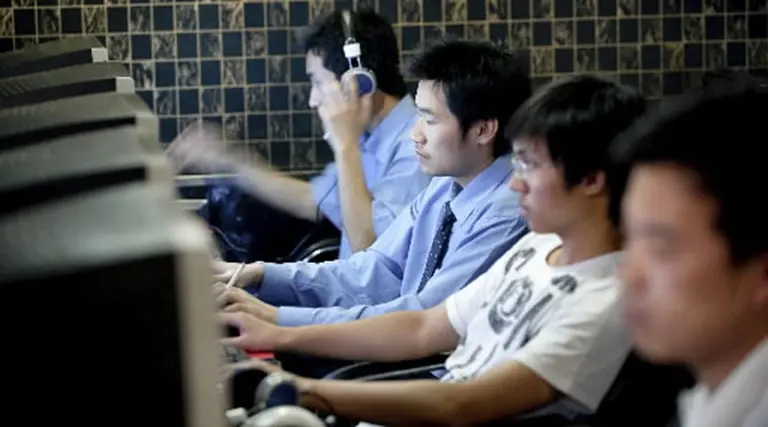 El Ejército chino abre su primera base militar para combatir "ciberataques"