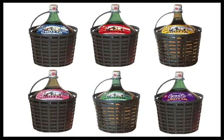 El vino en damajuana se resiste a quedar en el olvido