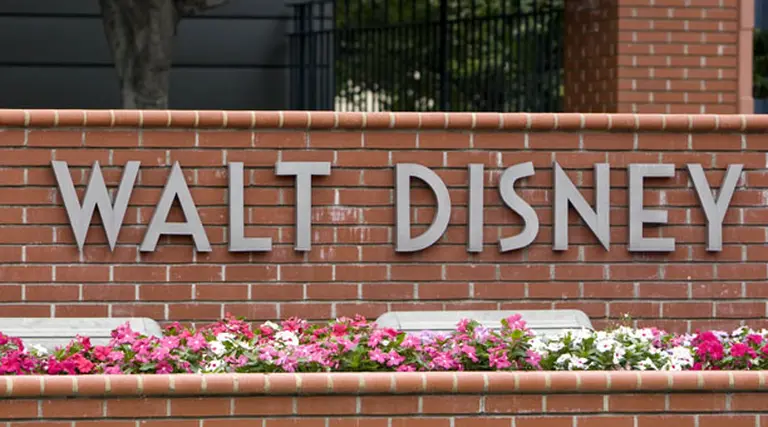 Disney compra Playdom por u$s563 M para crecer a través de Facebook