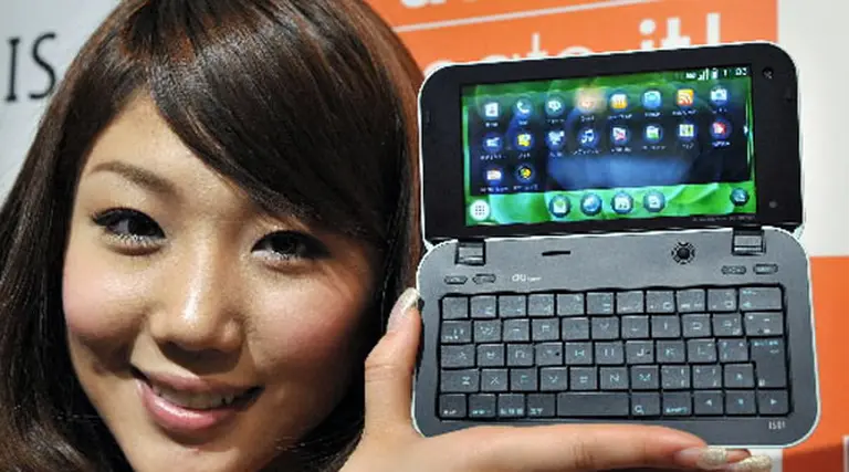 Sharp planea lanzar un teléfono 3D que no necesita gafas especiales