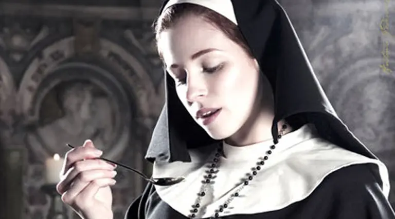 Prohí­ben una polémica campaña por ser "ofensiva con la religión católica"