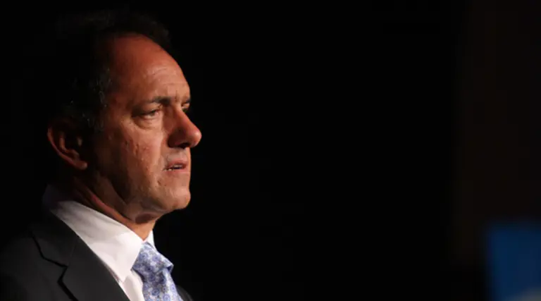 Scioli lanza un plan para llevar Internet gratis en plazas de Buenos Aires