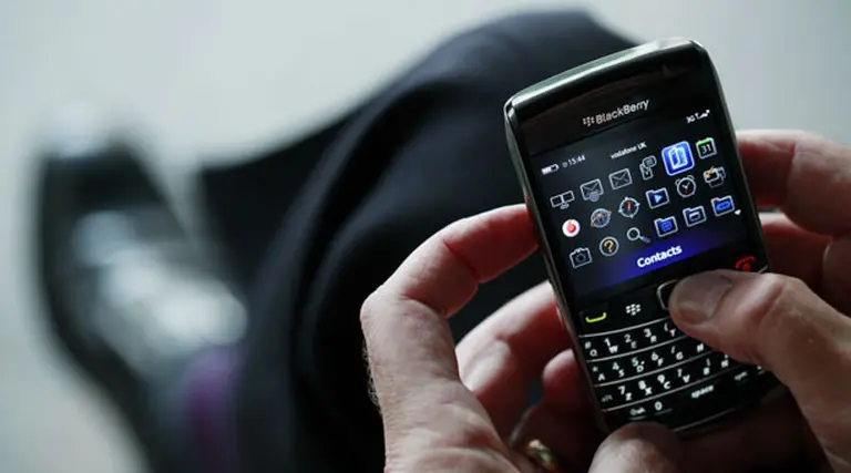 La "vida digital" enfrenta una "soga al cuello" que amenaza con asfixiarla