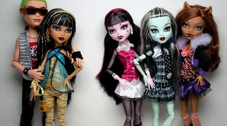 Mattel crea una nueva marca para competir con las Bratz