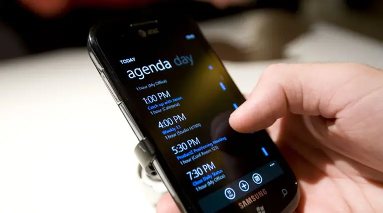 Microsoft lanza teléfonos con el nuevo sistema operativo Windows Phone