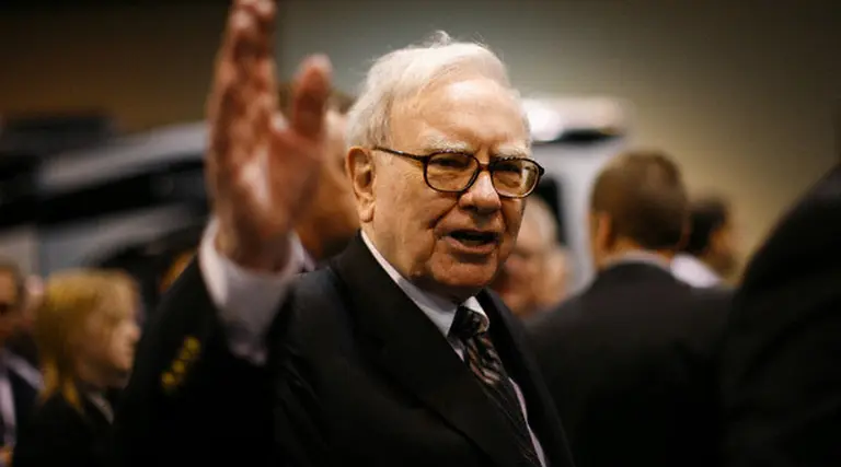 Goldman Sachs le paga nada menos que u$s15 por segundo a Warren Buffett