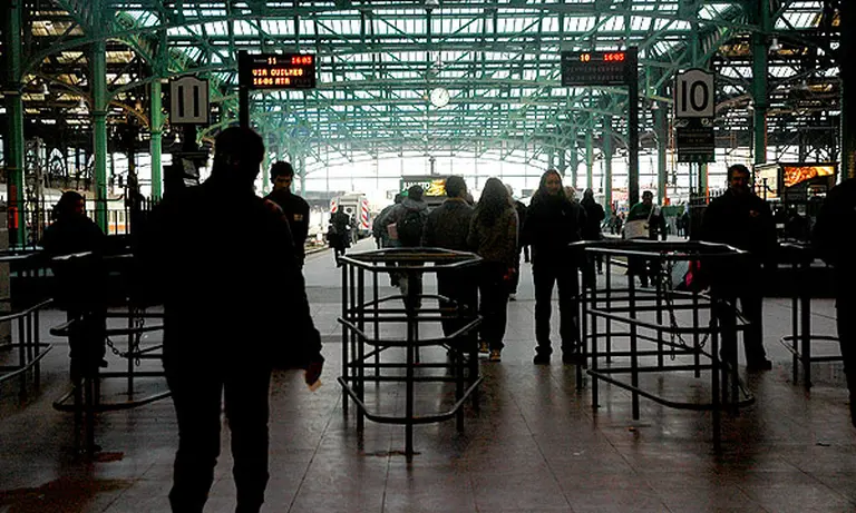 Se levantó el paro y hoy habrá servicio de trenes