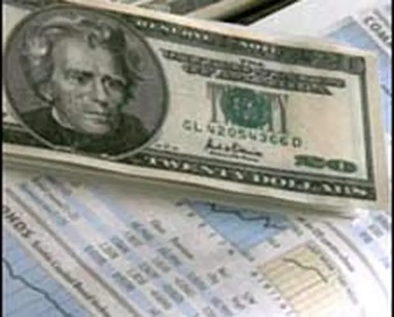 La Argentina entrega bonos y vuelve a pagar intereses