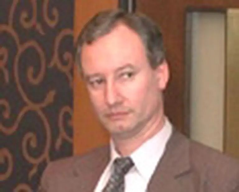 Las ventajas de contratar un director de SA en relación de dependencia