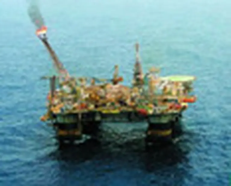 Siguen en huelga 28.000 trabajadores petroleros del paí­s