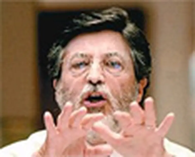 Abad defiende el presupuesto y mantiene impuestos distorsivos