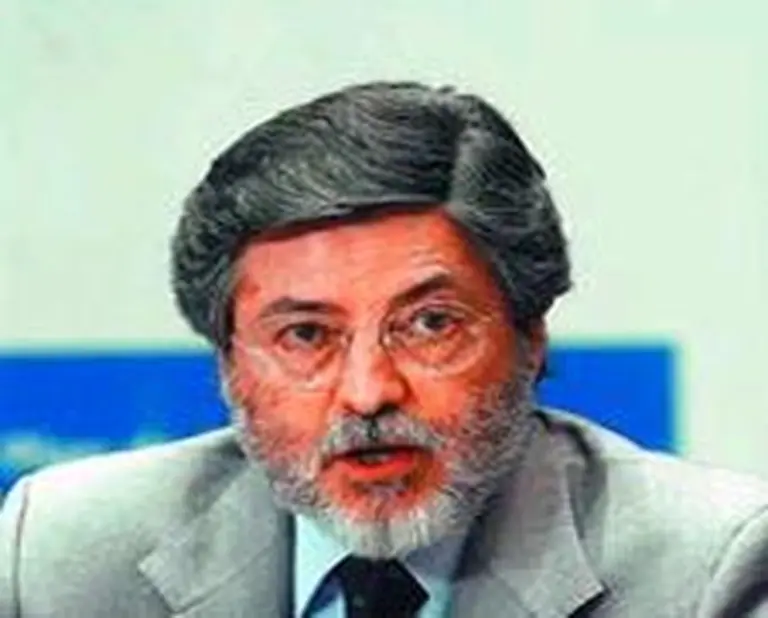 Abad anunció cambios fiscales de fondo para el 2007