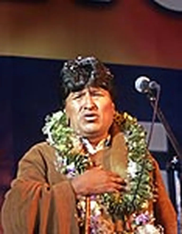 Evo Morales trata de negociar con Petrobras