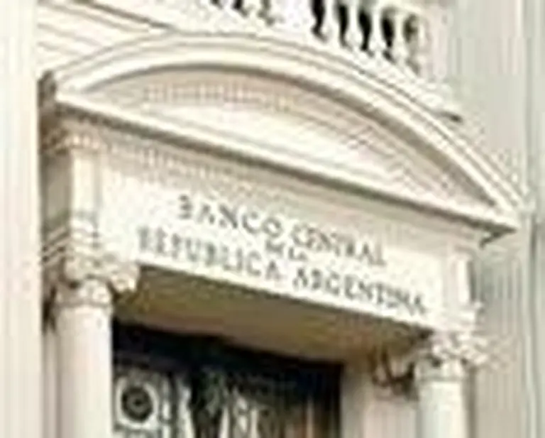 Bancos dejan la mayor parte de sus fondos en el Central