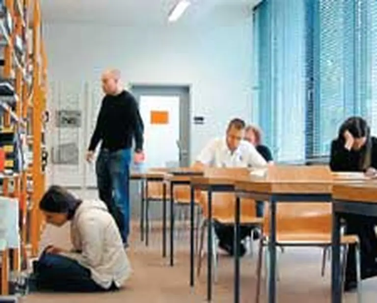 Estudiar en universidades privadas costará hasta 20% más que en 2005