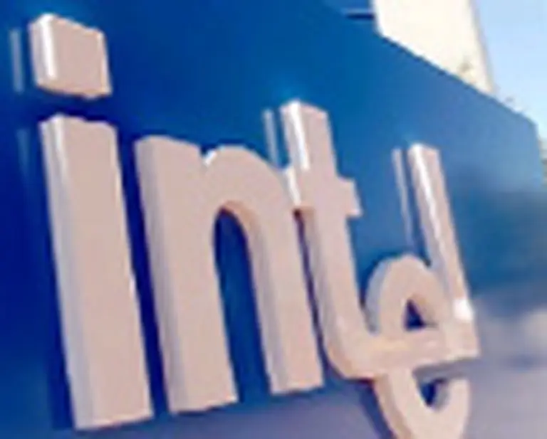Intel lanza chips más potentes que permitirán bajar costos en empresas