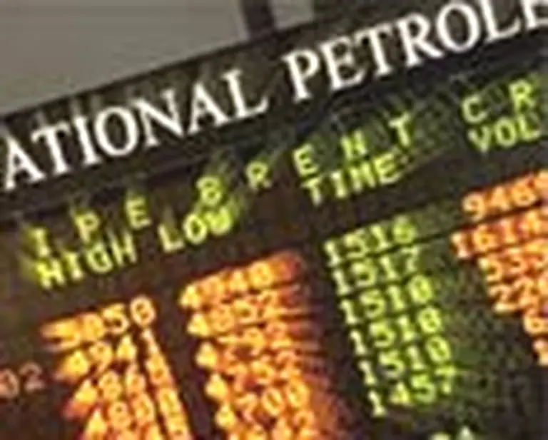El precio del petróleo vuela y alcanza valor más alto en 2007