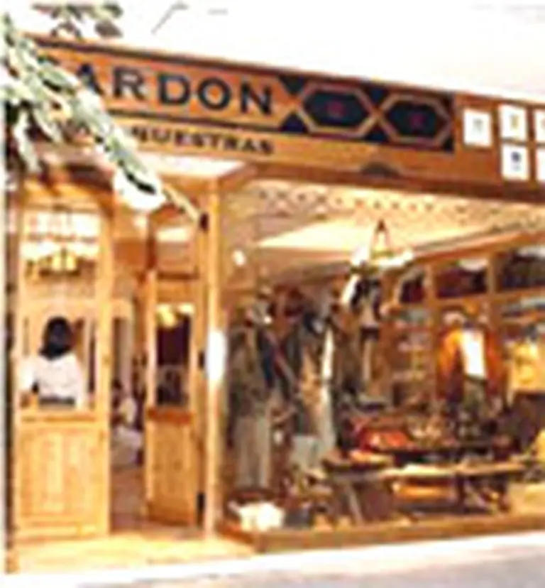 Cardón: de talabarterí­a tradicional a emprendedora inmobiliaria