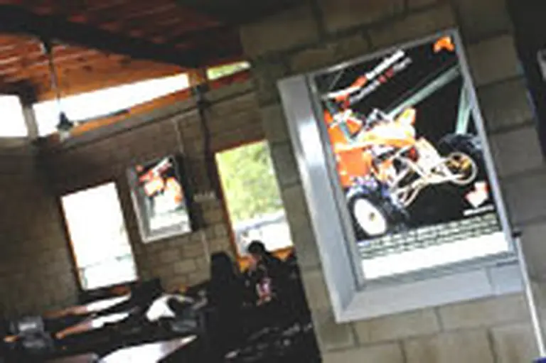 Las marcas llegan a los pasillos de las universidades