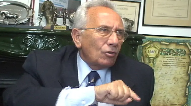 Recalde defendió el ascenso de su mujer a camarista: "Me pegan para pegarle a Moyano"