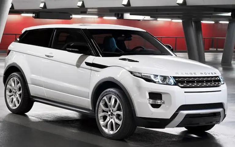 Range Rover prepara la llegada de la nueva 4x4 y anticipa una nueva versión