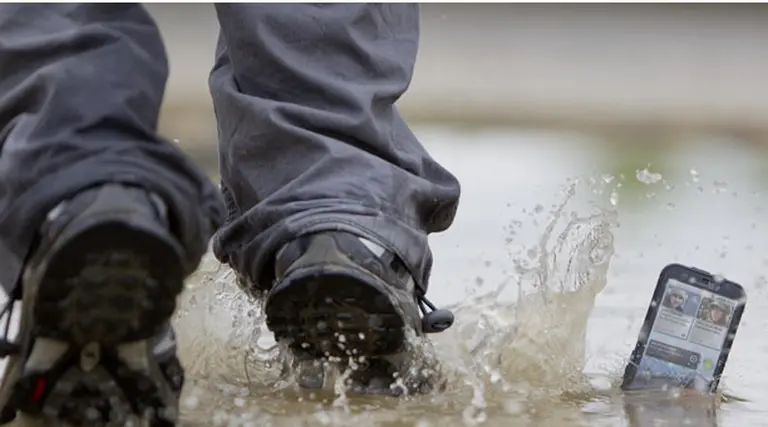 Llega a la Argentina el teléfono inteligente más resistente del mercado